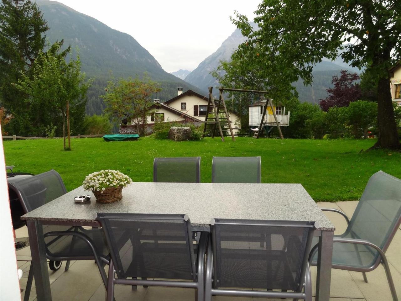Chasa Felix Scuol Apartment ภายนอก รูปภาพ